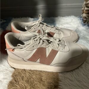 Womens New Balance 237